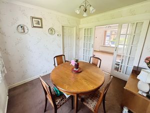 Dining room- click for photo gallery